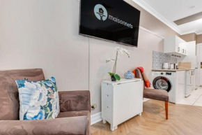 Cozy Studio in Historic Brisbane CBD